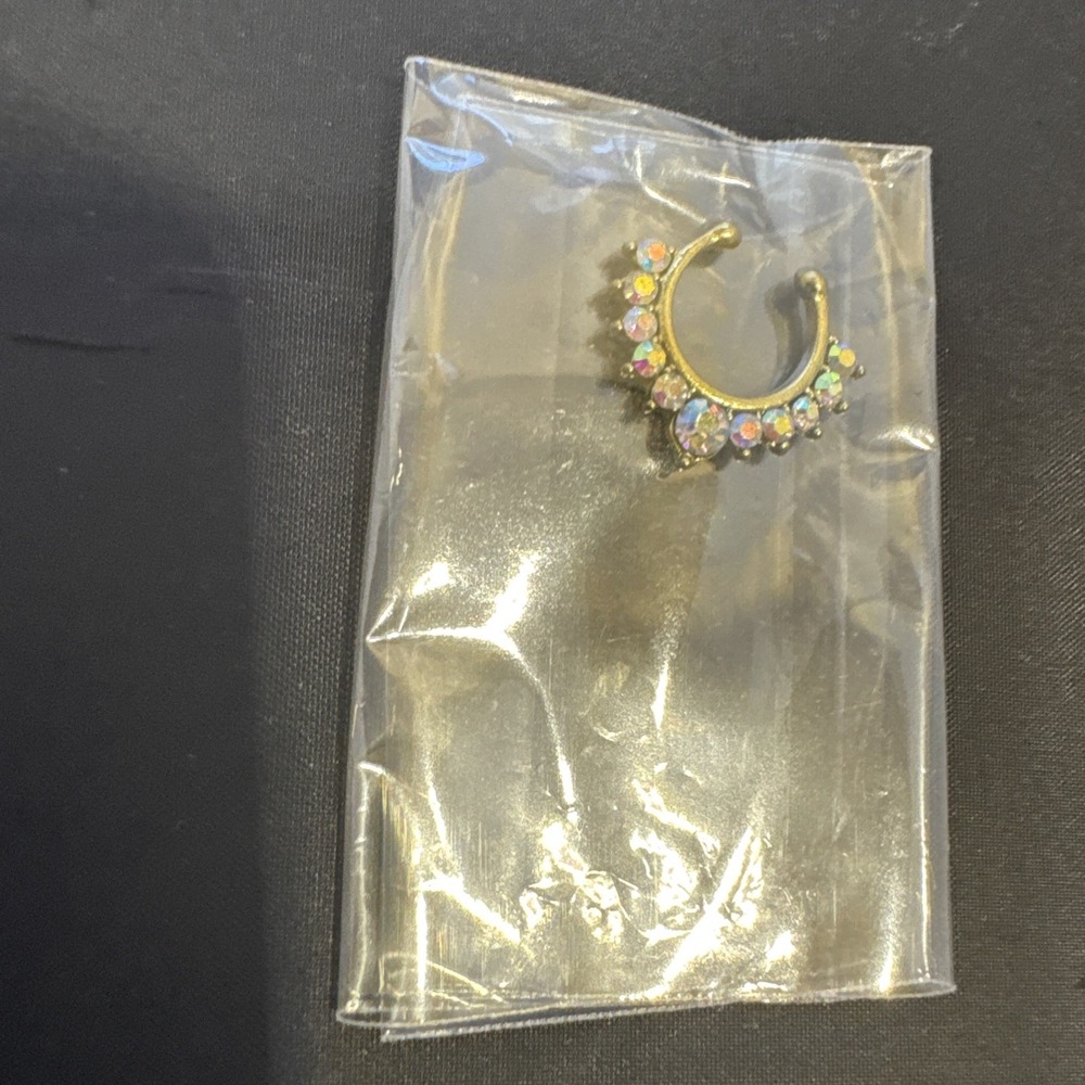 NWT Stunning Gold Iridescent Colored Rhinestone Septum Ring